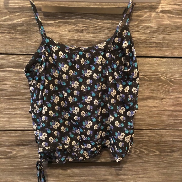 3 for 25 💕 American eagle ruffle floral tank - Picture 6 of 6